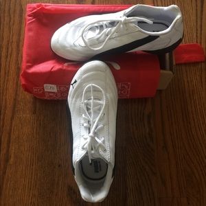 Black/White Girls size 3.5 Puma Tune Cat shoes.